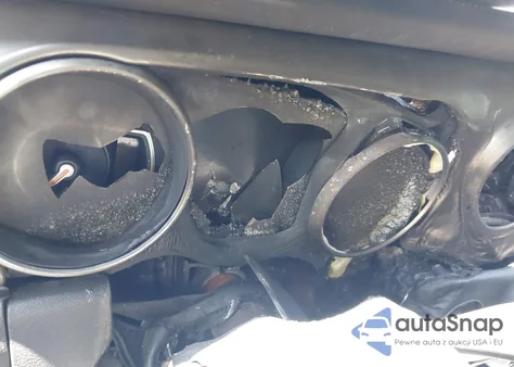 2018 Jeep Wrangler Unlimited Sahara 4X4 из США, поврежденный, VIN 1C4HJXEG6JW122620